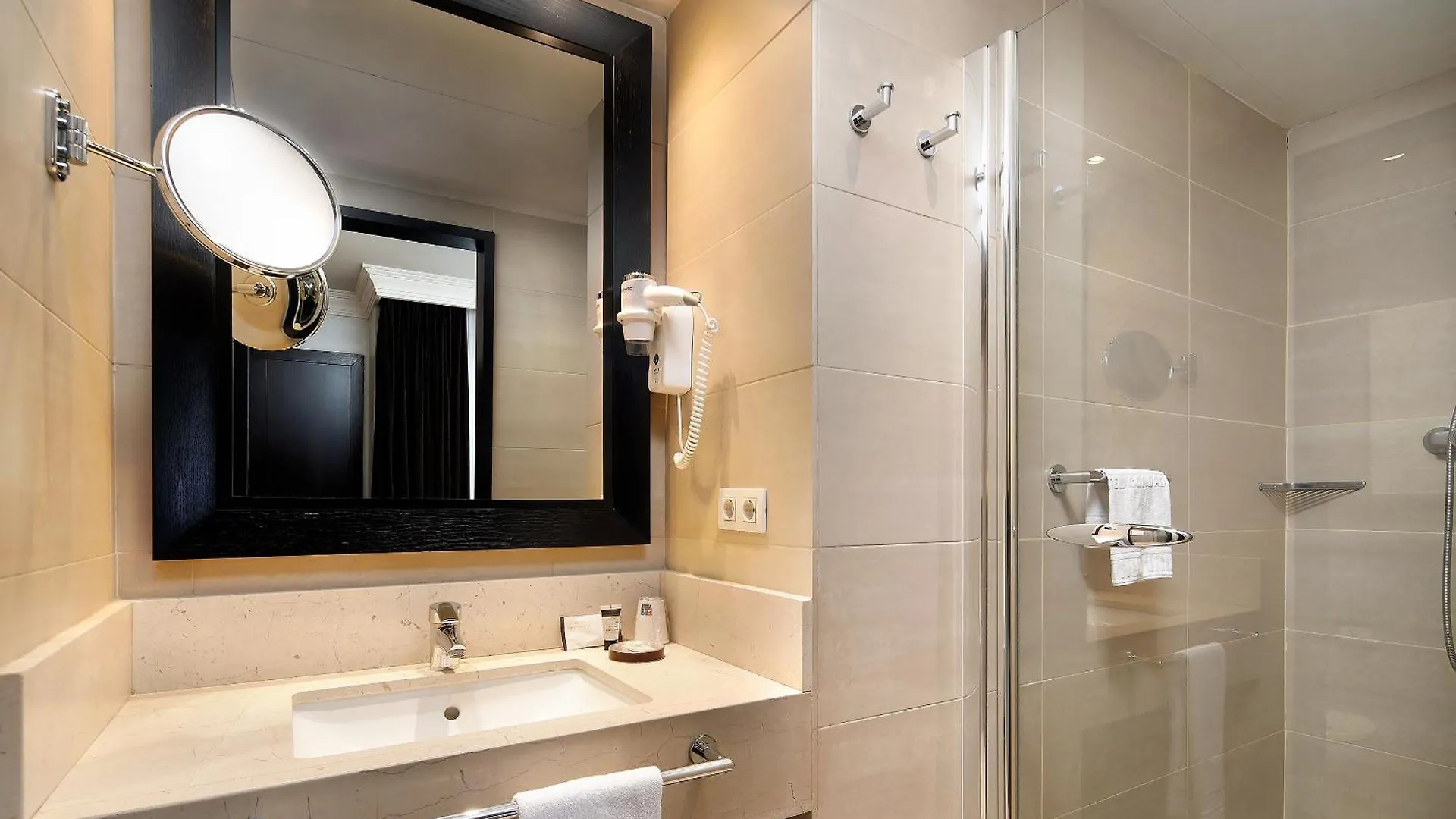 Hotel Condado Barselona İspanya