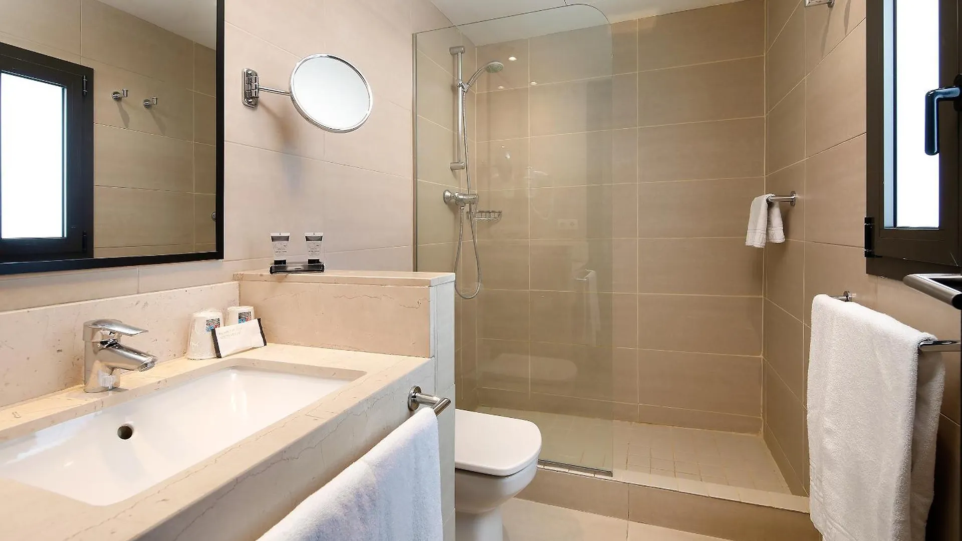 Hotel Condado Barselona 3*,
